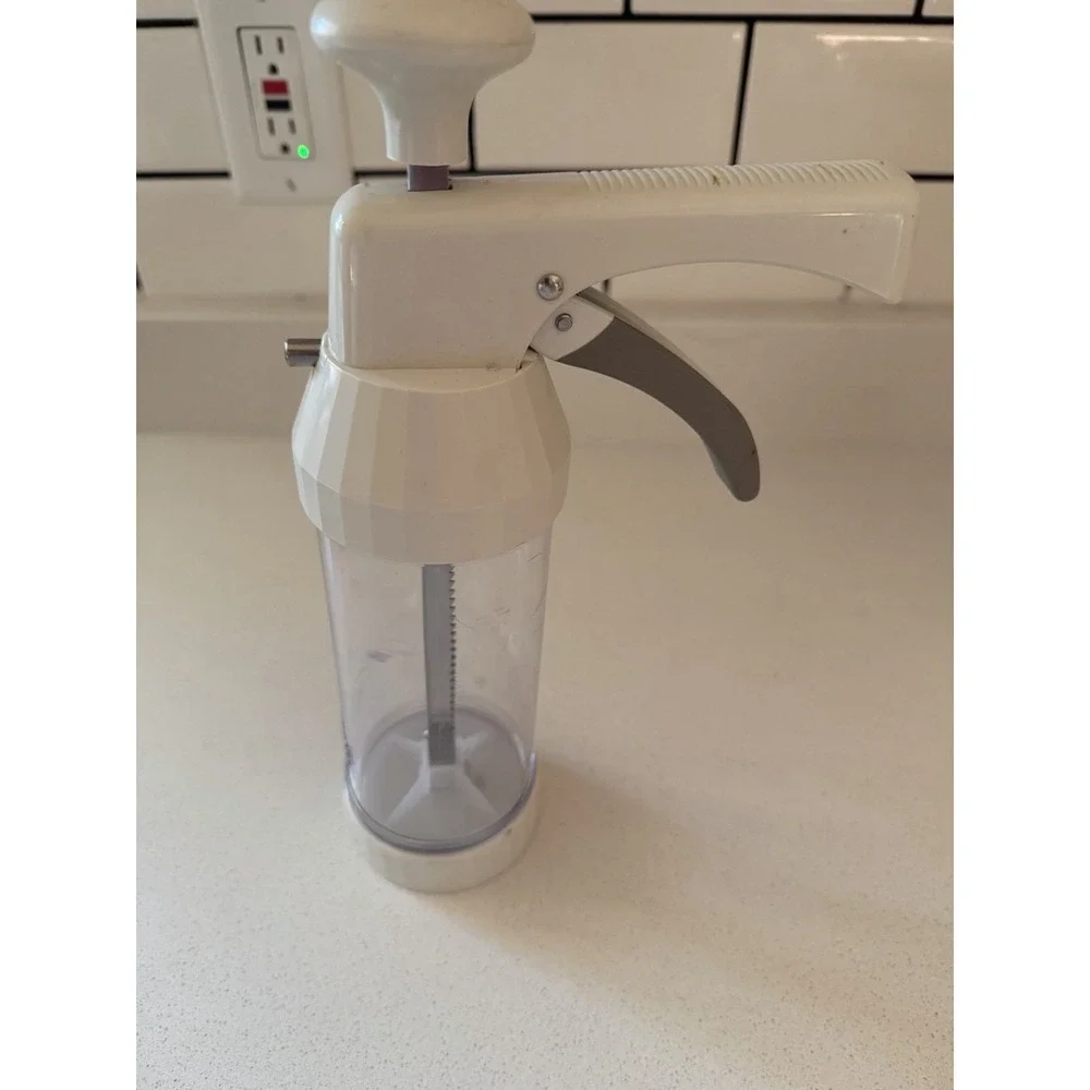 The Pampered Chef Cookie Press 1525 Twist Locking Ring